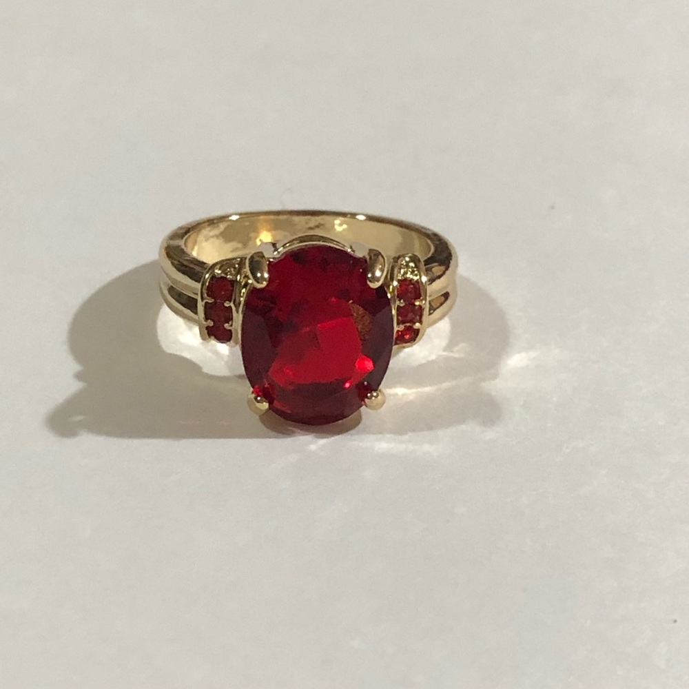 NWOT Unique Red Ruby Big Stone Ring size 7